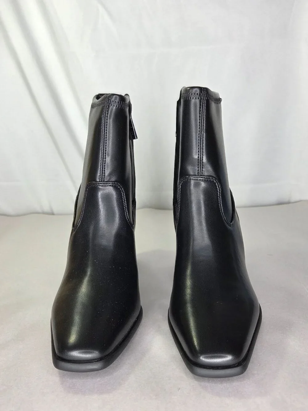 Anne Klein paidge brings